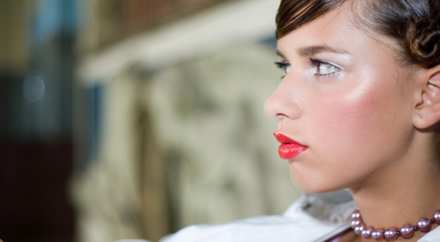 woman-looking-off-to-the-left-of-frame-why-is-everybody-depressed-iMind-Mental-Health-Solutions